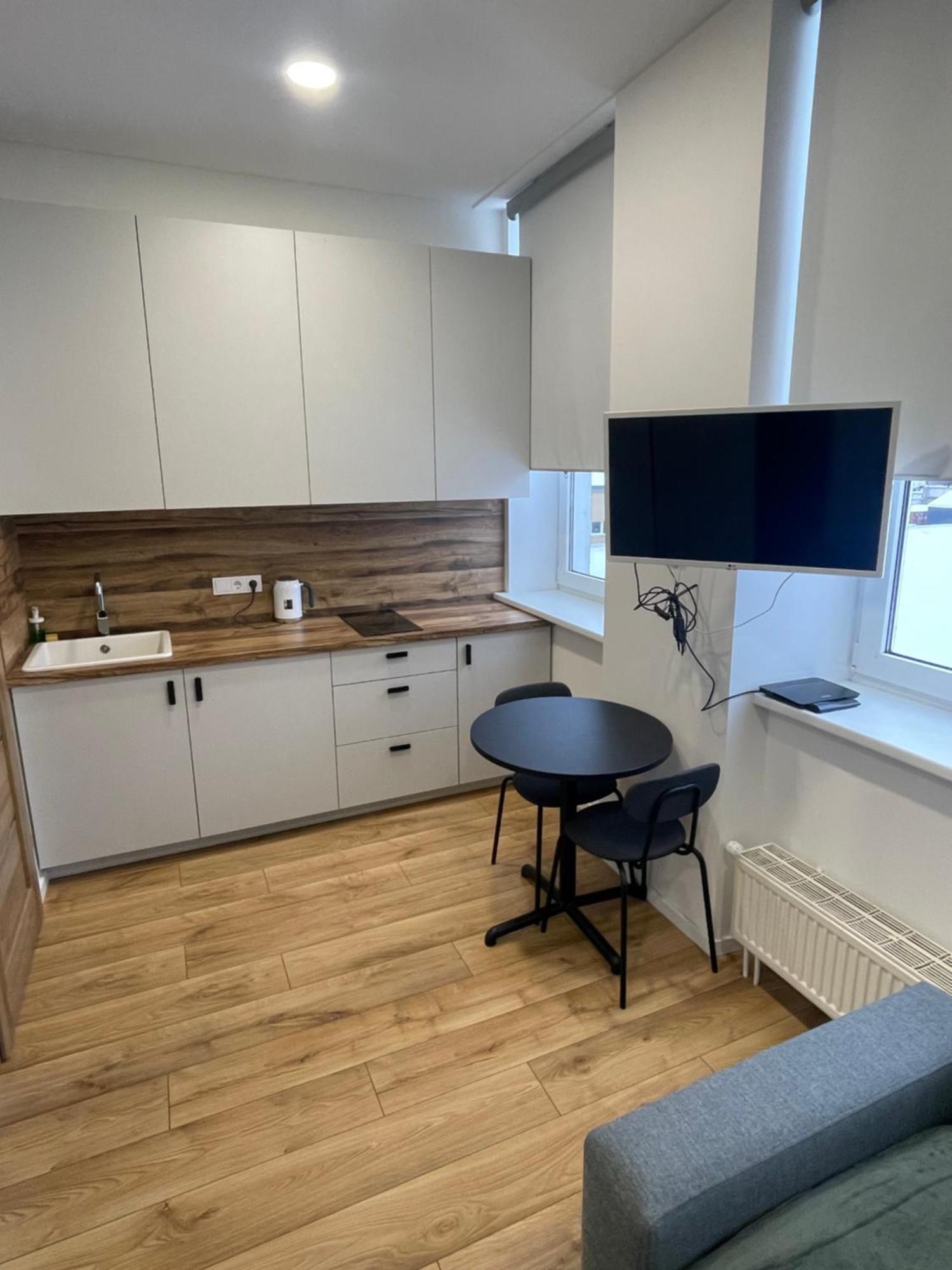 Airport Apartment 32 Self Check-In Free Parking 维尔纽斯 外观 照片